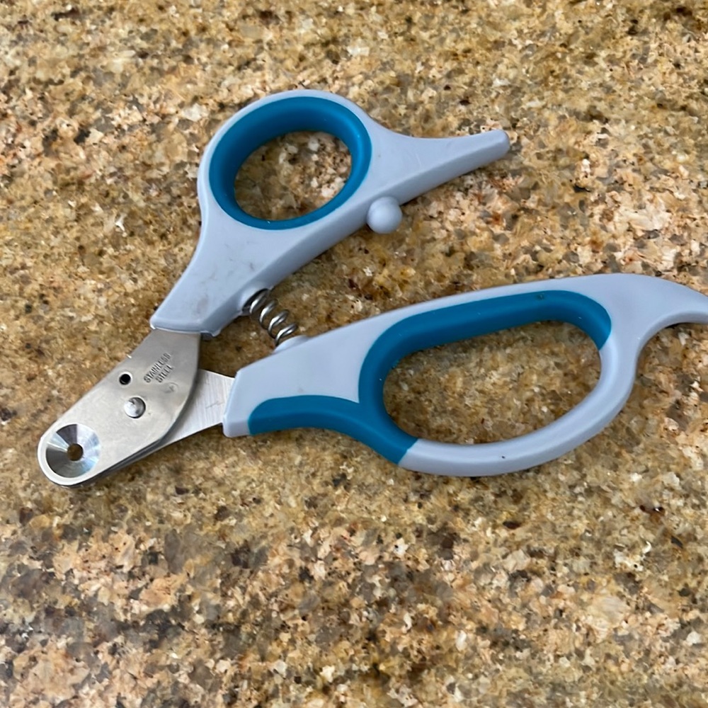Pet nail Clippers. Zen clipper size 4 - safe clipper for cutting pets nails